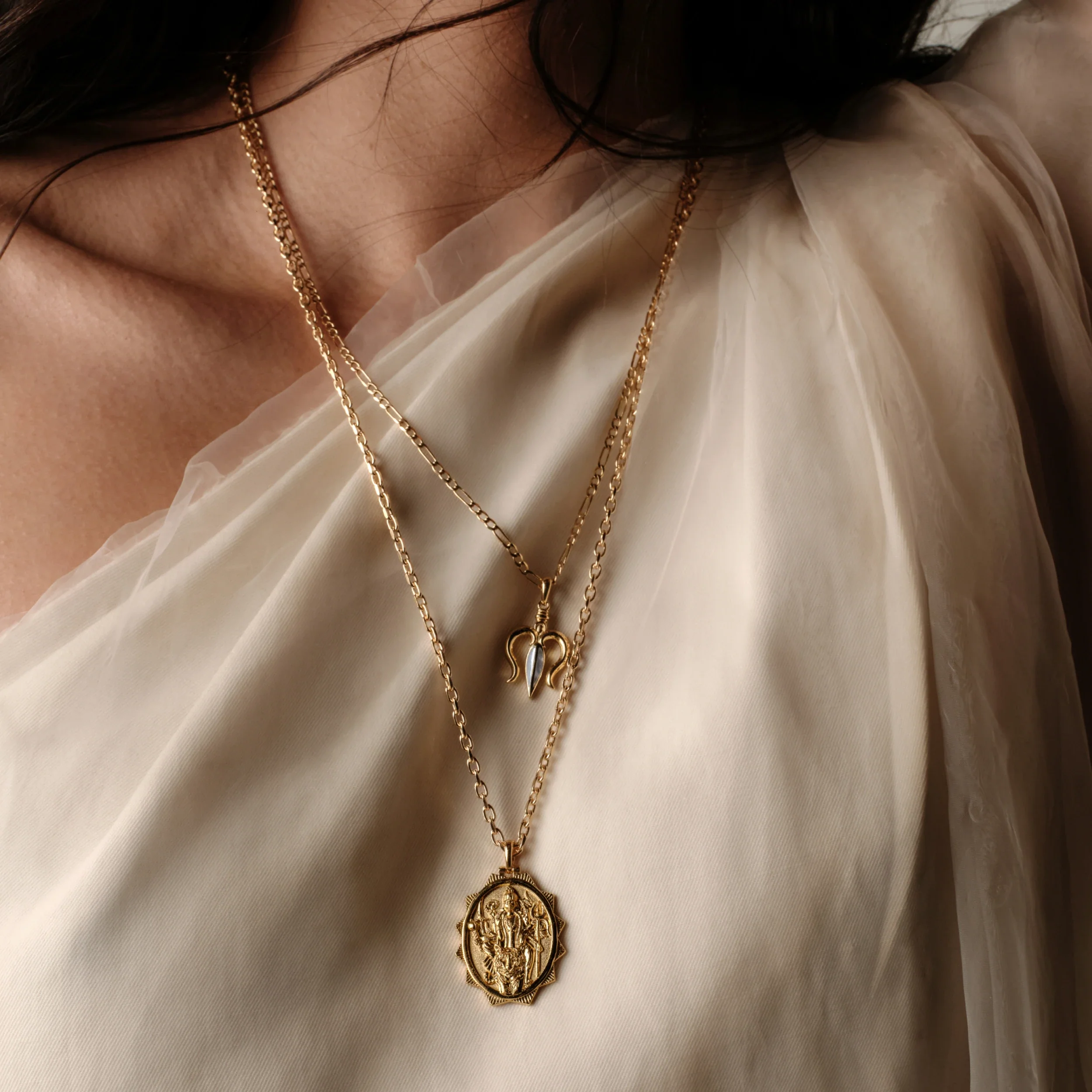 Thin Figaro Chain - Image 4